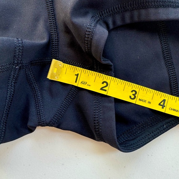 Lululemon In Movement Short Everlux 2” Black Sz 4 - Picture 5 of 7